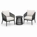 Ensemble 3 pièces noir et beige en résine tressée et métal – 2 fauteuils 72 × 70 × 82 cm et table ronde Ø 50 × 48 cm